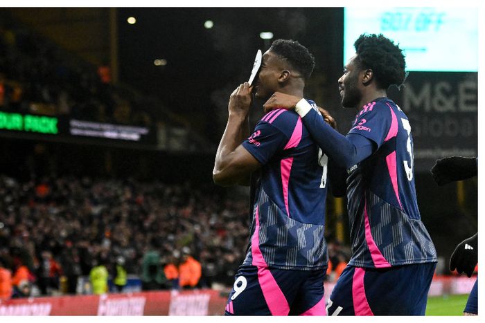 Ola Aina taunts teammate Awoniyi