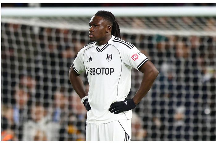 Fulham manager reveals reason for benching Bassey