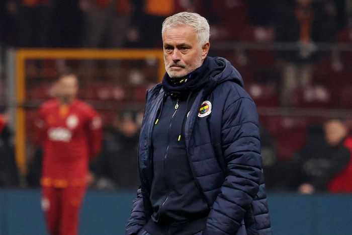 Jose Mourinho looking frustrated