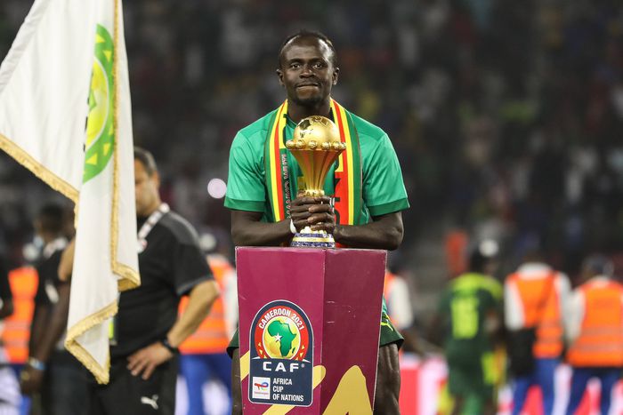 Sadio Mane lifting AFCON trophy