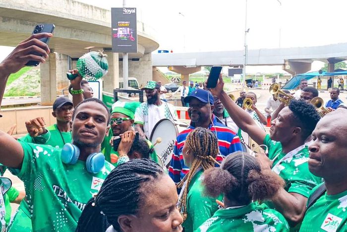 Sports Minister Sunday Dare gives heroic welcome to record-breaking U18 and U20 athletes from Zambia