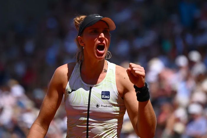 Beatriz Haddad Maia makes Brazilian history, ousts Jabeur to reach Roland Garros semifinals