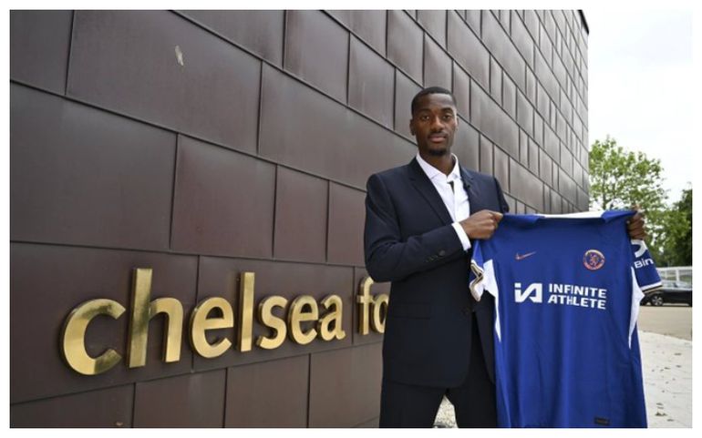 Chelsea sign Tosin