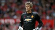 Manchester United legend Edwin van der Sar hospitalized after cerebral hemorrhage