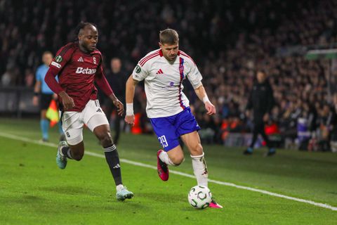 Emmanuel Uchenna in action for Sparta Praha in the UECL. (Photo Credit: Imago)