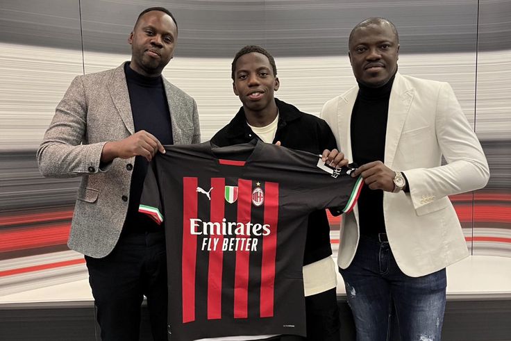 17-year-old Nigerian Victor Eletu signs extension with AC Milan