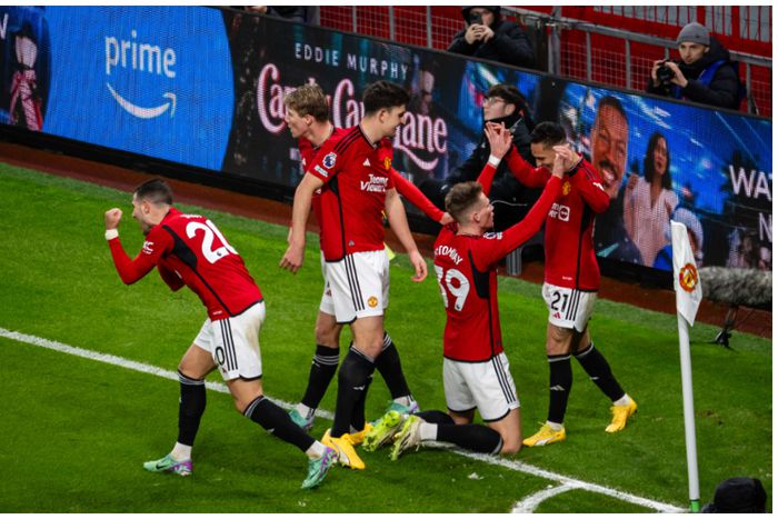 Manchester United celebrate the win against Chelsea