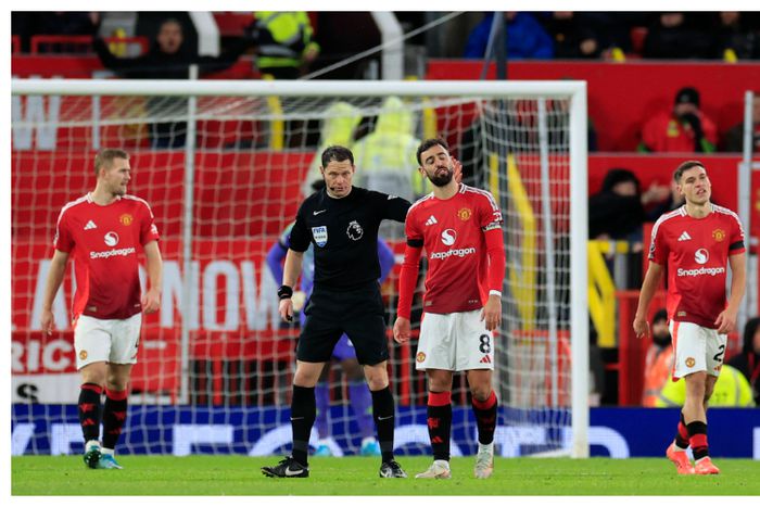 Red Devils succum to Forest at Old Trafford