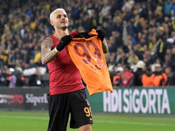 Galatasaray run riot against Fenerbahce in the Intercontinental Derby