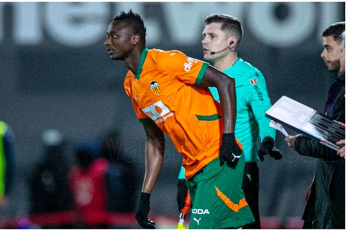 Umar Sadiq came on for Valencia just before the hour mark in the Copa del Rey.