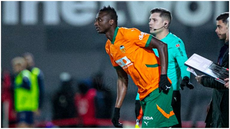 Umar Sadiq came on for Valencia just before the hour mark in the Copa del Rey.