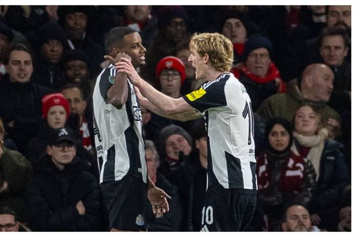 Sunday Oliseh names two players that stood out