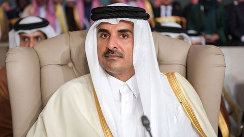 Emir of Qatar ready to buy Manchester United for £4.5bn