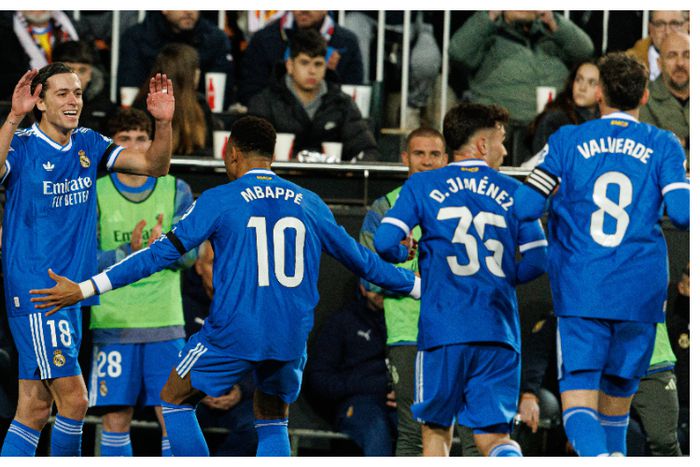 Title race still on as Los Blancos close gap on Barcelona