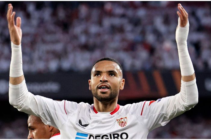 Youssef En-Nesyri is Sevilla's headmaster.