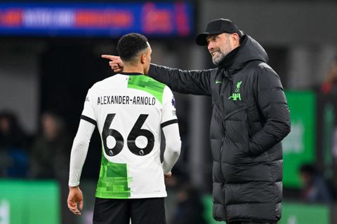 Jurgen Klopp defends Arnold following England star's controversial comments on Man City
