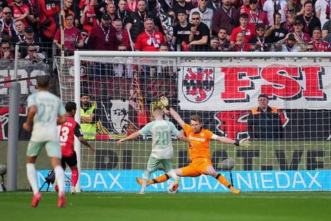 Werder Bremen with a deserved away win at Leverkusen.