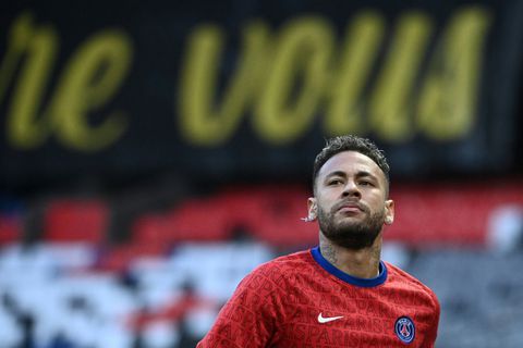 Neymar extends PSG contract to 2025