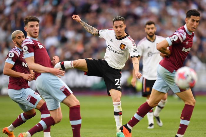 Antony of Manchester United vs West Ham United at London Stadium.