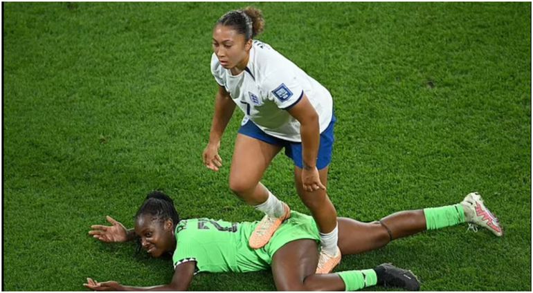 Lauren James stamps on Michelle Alozie |Pulsesports.ng