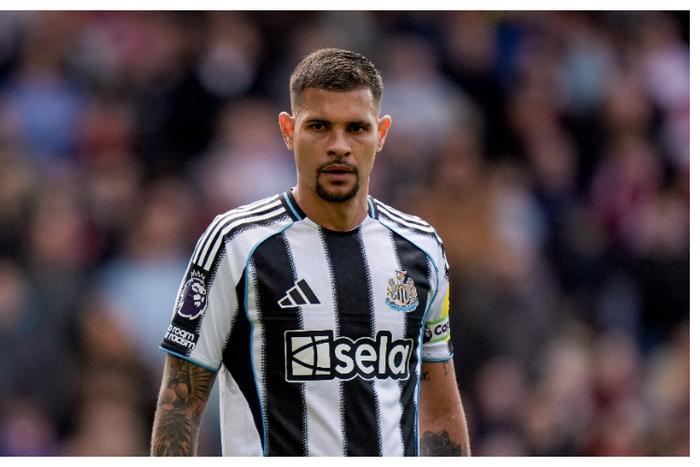 Arsenal deal for Guimaraes hits snag