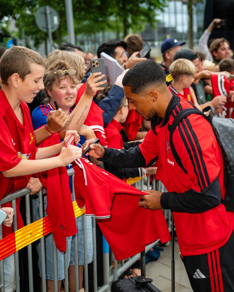Man United vs PSG: Youri Tielemans could make his debut.