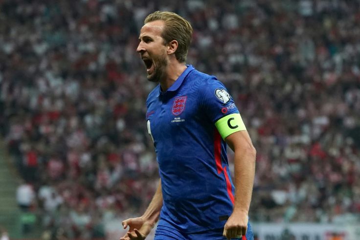 Poland strike late to leave England with work to do