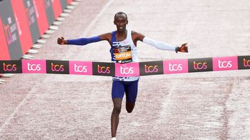 23-year-old Kelvin Kiptum shatters Eliud Kipchoge's marathon world record at the Chicago Marathon