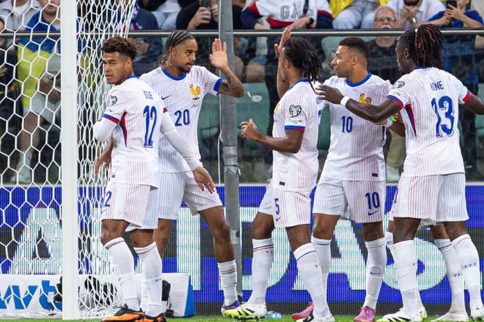 France players celebrating a goal || Image credit: Imago