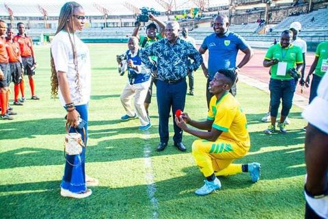 Romance on the pitch: Plateau United’s Uche Onwuasonya proposes to lover