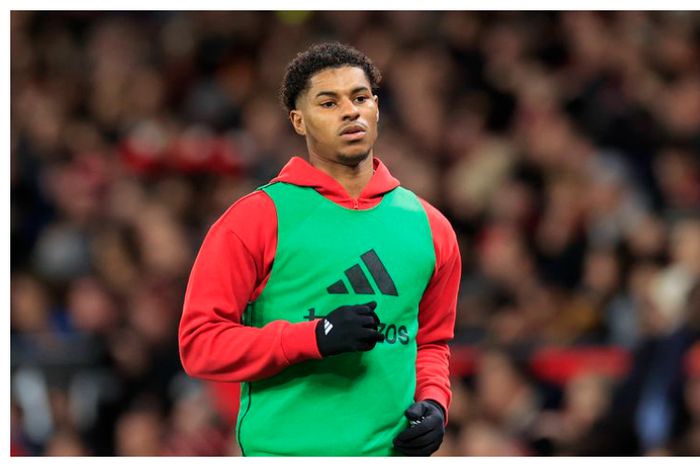 Como enter race to sign Man United star Rashford