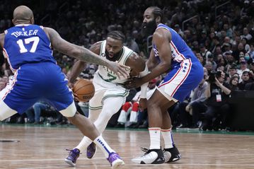 Celtics guard Jaylen Brown suffers facial fracture in win over 76ers