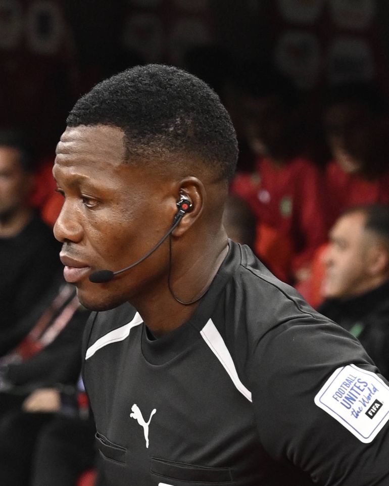 Ghanaian referee Daniel Nii Ayi Laryea || Imago