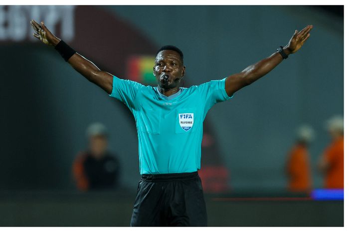 Laryea gives contentious penalty in Confederation Cup