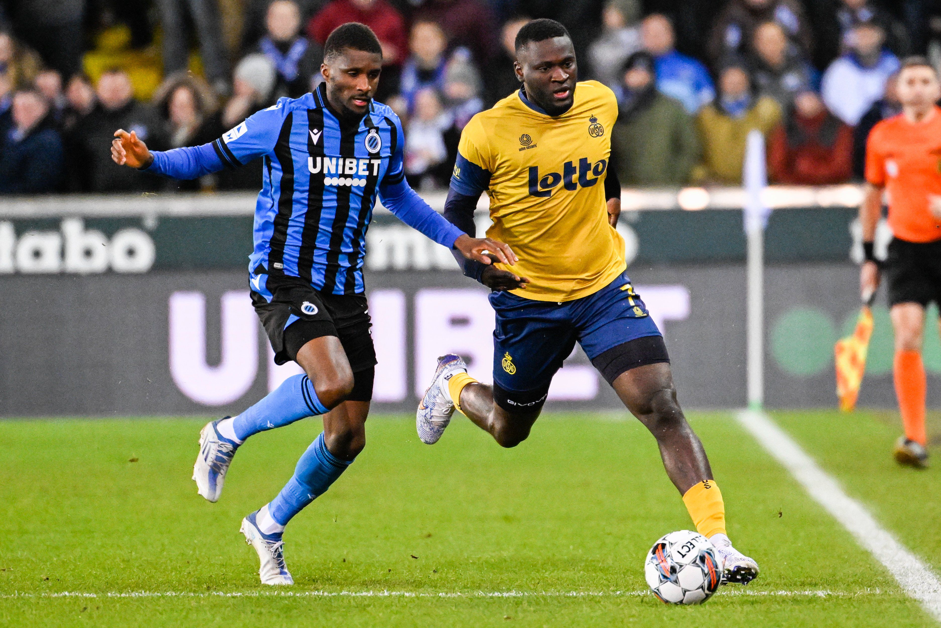 Genk, Belgium. 06th May, 2023. Union's Teddy Teuma holds the ball