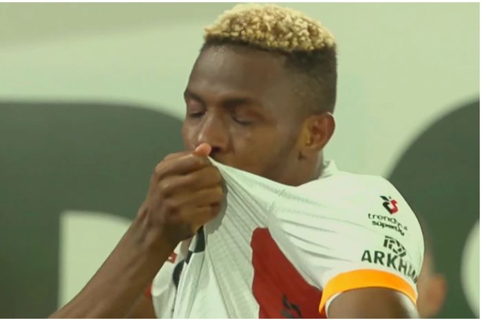 Victor Osimhen celebrates his winner for Galatasray.