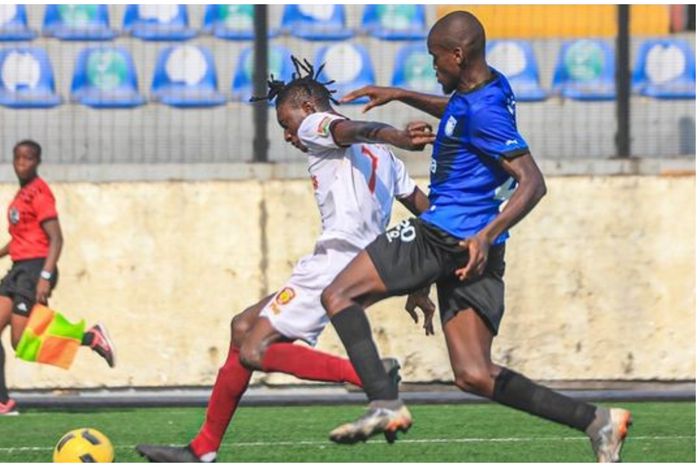 Ikorodu City boy Adelani (no.7) compared to Nwaneri.