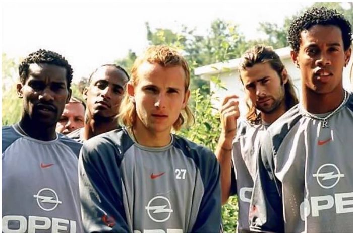 Jay Jay Okocha shared dressing room with Ronaldinho, Arteta and Pochettino at PSG.