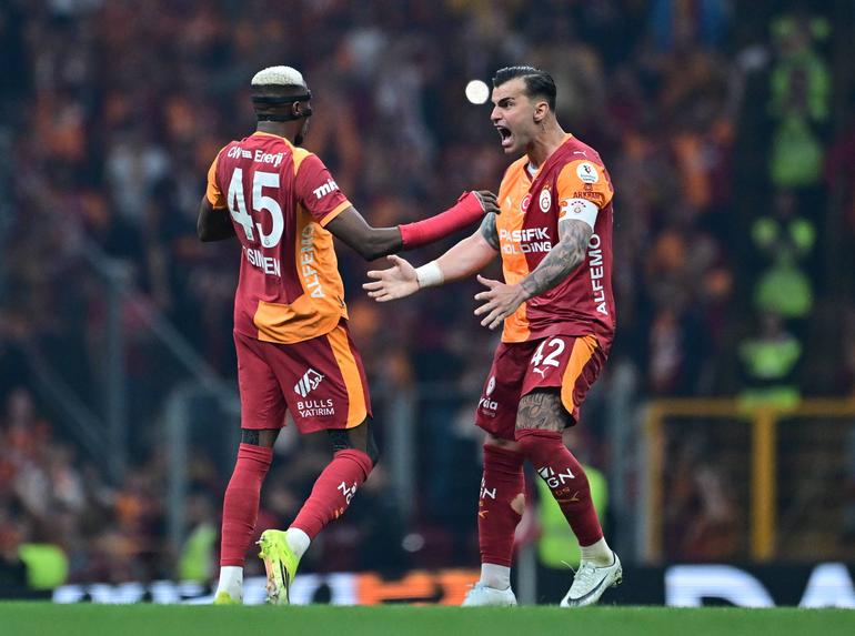 Osimhen celebrating with his teammates || Imago