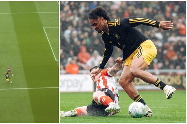 Sunderland vs Man United: Zirkzee struggles.