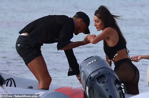 Newly wedded couples seen on vacation