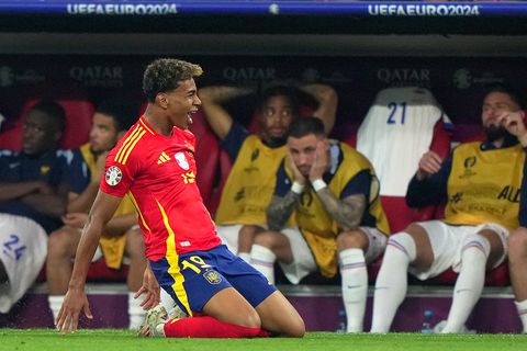Didier Deschamps' French revolution smothered by Spain as they crash out with their only goal from open play