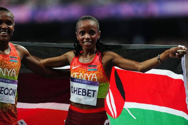Faith Kipyegon and Beatrice Chebet