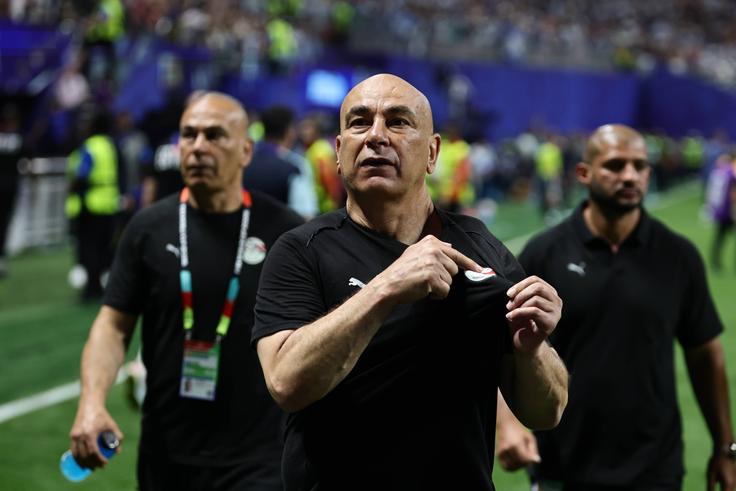WATCH: Egypt coach reportedly collapses during fight involving wives