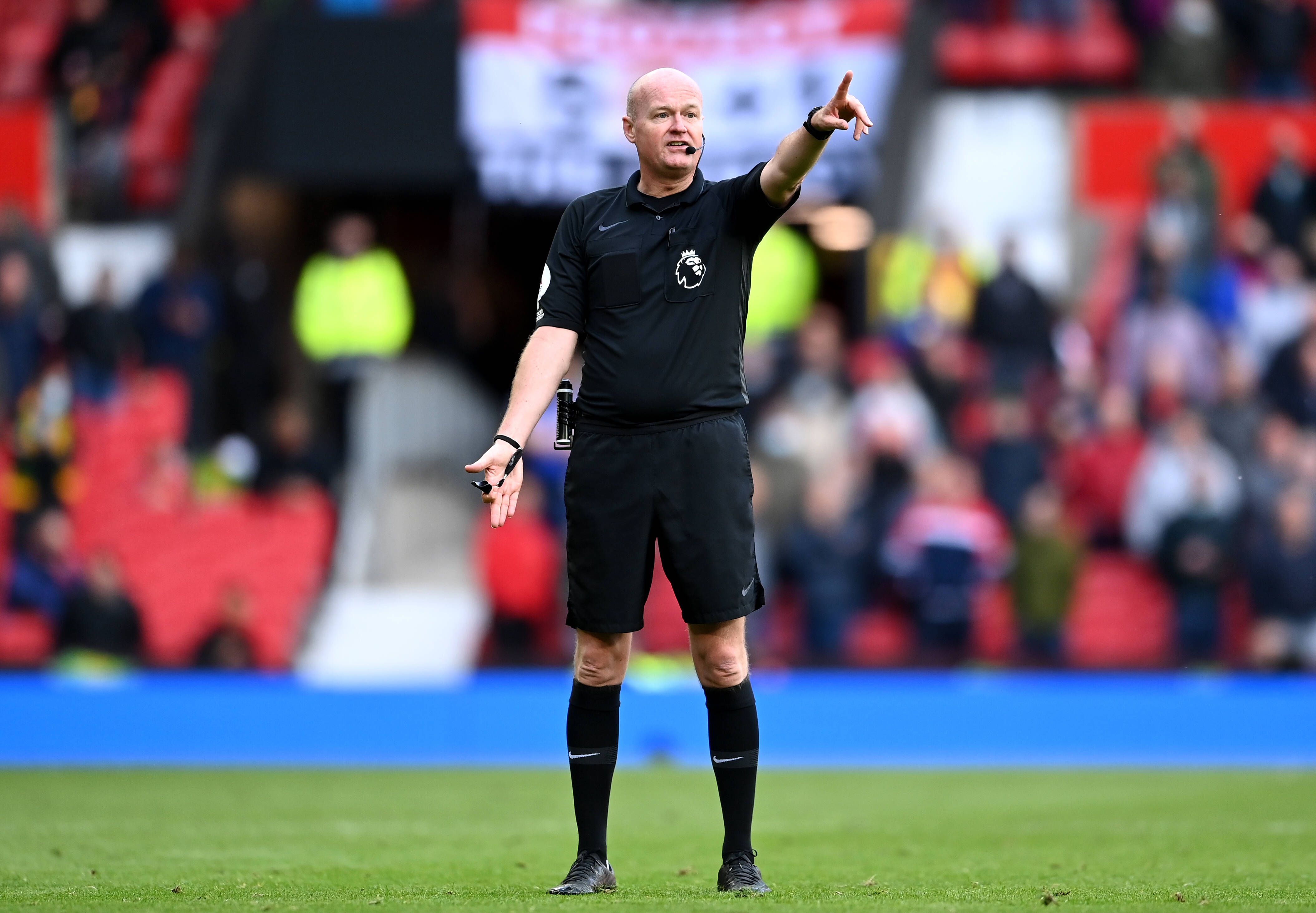 Lee Mason: Premier League rehire referee who made shocking VAR error ...