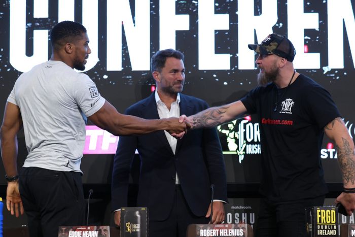 Despite having fought in Finland the previous weekend, six-foot-nine Robert Helenius was named Dillian Whyte's substitute to fight Joshua on Tuesday, four days before the bout.