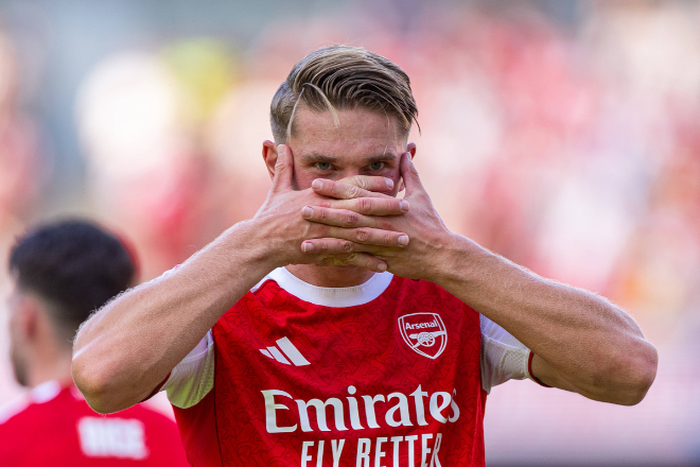 : Arsenal s Viktor Gyökeres celebrates after scoring the first goal during a pre-season friendly match between Arsenal FC and Athletic Bilbao at the Emirates Stadium. (Photo by David Rawcliffe Propaganda)