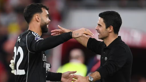 Arteta defends under fire David Raya