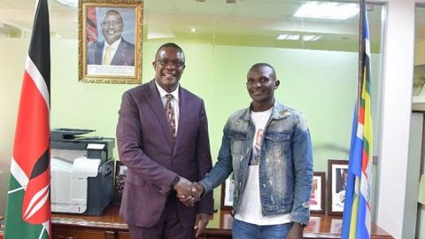 Former Gor Mahia winger Samuel Onyango pays CS Owalo surprise visit