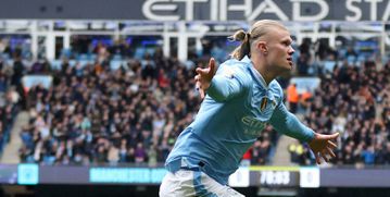 Historic Haaland performance fires Manchester City to top of Premier League table after Everton win